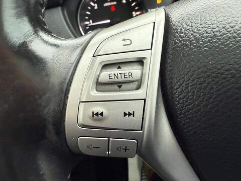 Nissan Qashqai 1.5 dCi Acenta Premium SUV 5dr Diesel Manual 2WD Euro 5 (s/s) (110 ps) - U78994