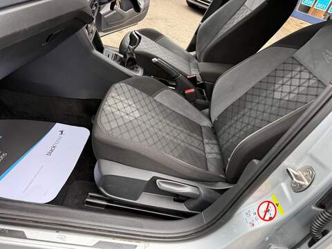 Volkswagen Polo 1.0 TSI R-Line Euro 6 (s/s) 5dr - U79046