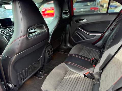 Mercedes-Benz A Class 1.5 A180d AMG Line (Premium) Hatchback 5dr Diesel 7G-DCT Euro 6 (s/s) (109 ps) - U79076