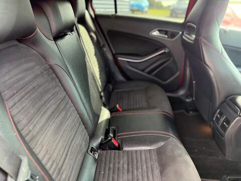 Mercedes-Benz A Class 1.5 A180d AMG Line (Premium) Hatchback 5dr Diesel 7G-DCT Euro 6 (s/s) (109 ps) - U79076