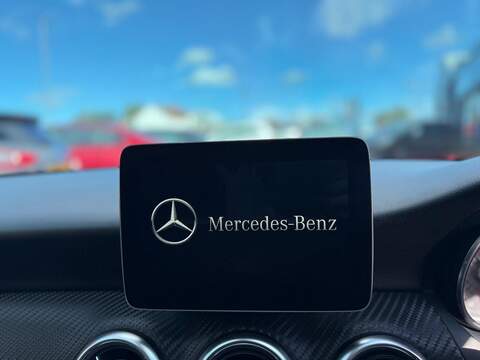 Mercedes-Benz A Class 1.5 A180d AMG Line (Premium) Hatchback 5dr Diesel 7G-DCT Euro 6 (s/s) (109 ps) - U79076