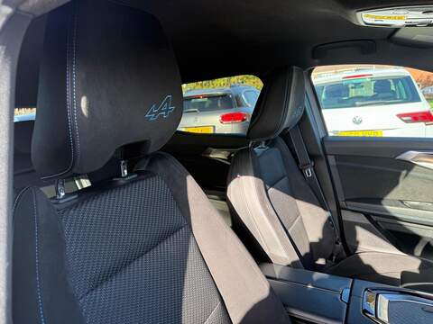 Renault Austral 1.2 E-TECH techno esprit Alpine Auto Euro 6 (s/s) 5dr - U79092