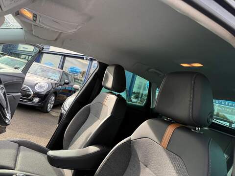 Vauxhall Crossland 1.2 Turbo Elite Nav SUV 5dr Petrol Manual Euro 6 (s/s) (110 ps) - U79105