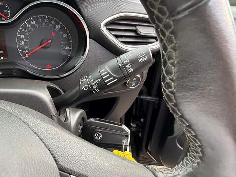 Vauxhall Crossland 1.2 Turbo Elite Nav SUV 5dr Petrol Manual Euro 6 (s/s) (110 ps) - U79105