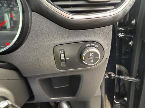 Vauxhall Crossland 1.2 Turbo Elite Nav SUV 5dr Petrol Manual Euro 6 (s/s) (110 ps) - U79105