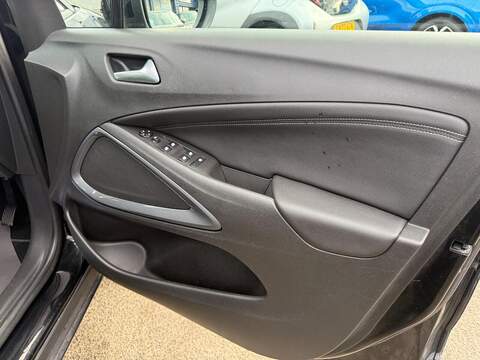 Vauxhall Crossland 1.2 Turbo Elite Nav SUV 5dr Petrol Manual Euro 6 (s/s) (110 ps) - U79105