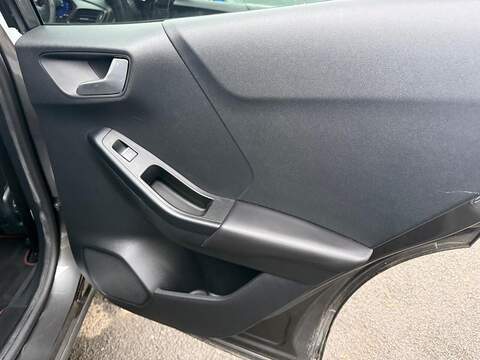 Ford Puma 1.0T EcoBoost MHEV ST-Line X First Edition SUV 5dr Petrol Manual Euro 6 (s/s) (125 ps) - U79109