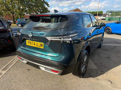 Nissan Qashqai 1.3 DIG-T MHEV Acenta Premium Euro 6 (s/s) 5dr - U79113
