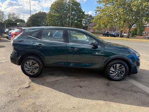 Nissan Qashqai 1.3 DIG-T MHEV Acenta Premium Euro 6 (s/s) 5dr - U79113