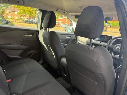 Nissan Qashqai 1.3 DIG-T MHEV Acenta Premium Euro 6 (s/s) 5dr - U79113
