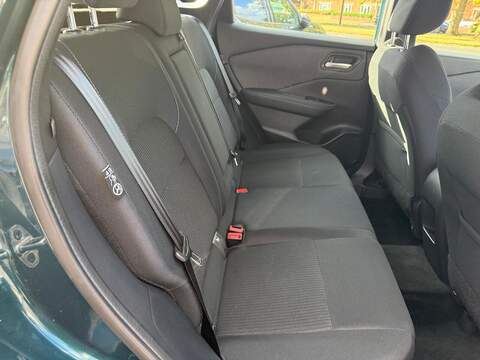 Nissan Qashqai 1.3 DIG-T MHEV Acenta Premium Euro 6 (s/s) 5dr - U79113