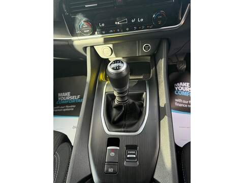 Nissan Qashqai 1.3 DIG-T MHEV Acenta Premium Euro 6 (s/s) 5dr - U79113