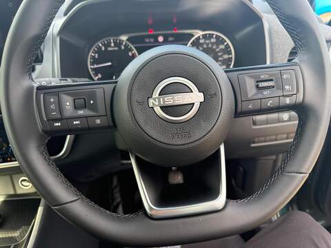Nissan Qashqai 1.3 DIG-T MHEV Acenta Premium Euro 6 (s/s) 5dr - U79113