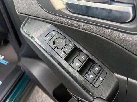 Nissan Qashqai 1.3 DIG-T MHEV Acenta Premium Euro 6 (s/s) 5dr - U79113