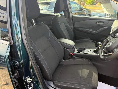 Nissan Qashqai 1.3 DIG-T MHEV Acenta Premium Euro 6 (s/s) 5dr - U79113
