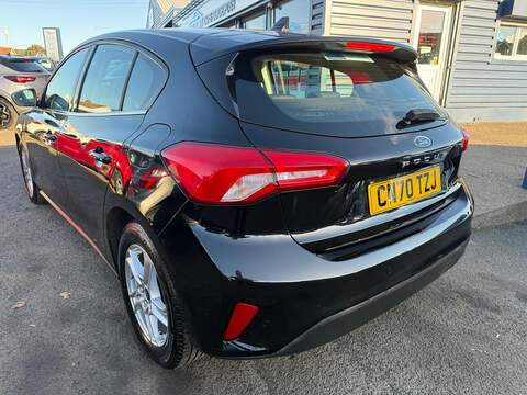 Ford Focus 1.0T EcoBoost Zetec Euro 6 (s/s) 5dr - U79130