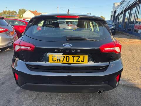 Ford Focus 1.0T EcoBoost Zetec Euro 6 (s/s) 5dr - U79130
