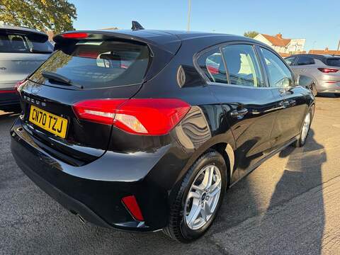 Ford Focus 1.0T EcoBoost Zetec Euro 6 (s/s) 5dr - U79130