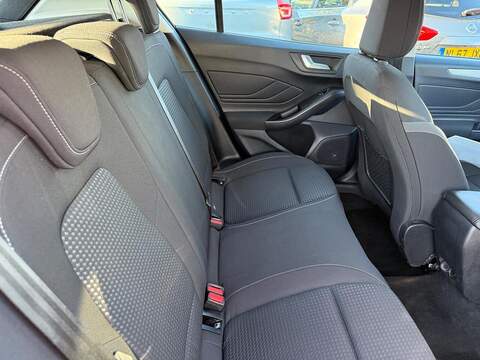 Ford Focus 1.0T EcoBoost Zetec Euro 6 (s/s) 5dr - U79130