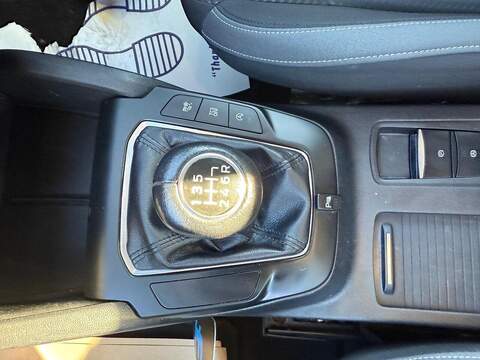 Ford Focus 1.0T EcoBoost Zetec Euro 6 (s/s) 5dr - U79130