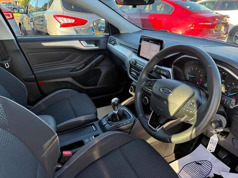 Ford Focus 1.0T EcoBoost Zetec Euro 6 (s/s) 5dr - U79130
