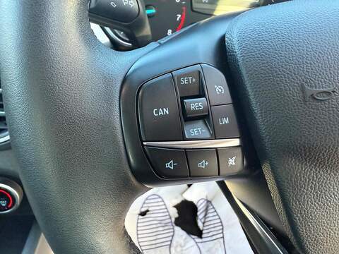 Ford Focus 1.0T EcoBoost Zetec Euro 6 (s/s) 5dr - U79130