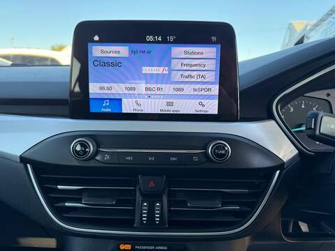 Ford Focus 1.0T EcoBoost Zetec Euro 6 (s/s) 5dr - U79130
