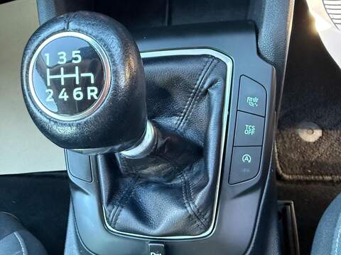 Ford Focus 1.0T EcoBoost Zetec Euro 6 (s/s) 5dr - U79130