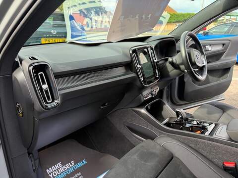 Volvo XC40 2.0 B3 MHEV Plus DCT Auto Euro 6 (s/s) 5dr - U79131