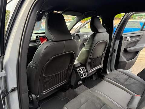 Volvo XC40 2.0 B3 MHEV Plus DCT Auto Euro 6 (s/s) 5dr - U79131