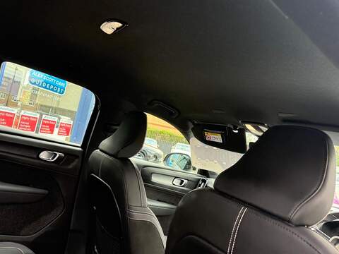 Volvo XC40 2.0 B3 MHEV Plus DCT Auto Euro 6 (s/s) 5dr - U79131