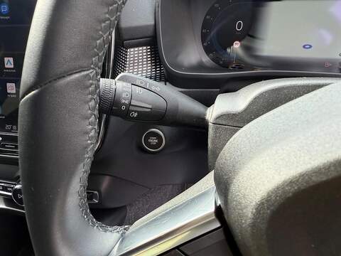 Volvo XC40 2.0 B3 MHEV Plus DCT Auto Euro 6 (s/s) 5dr - U79131