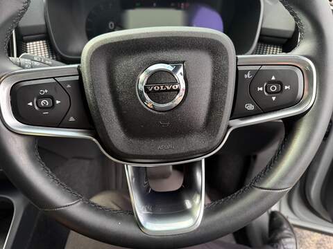 Volvo XC40 2.0 B3 MHEV Plus DCT Auto Euro 6 (s/s) 5dr - U79131