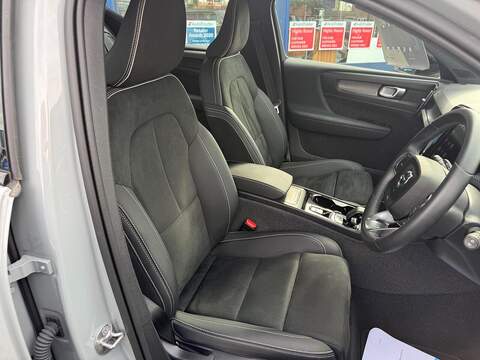 Volvo XC40 2.0 B3 MHEV Plus DCT Auto Euro 6 (s/s) 5dr - U79131