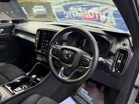 Volvo XC40 2.0 B3 MHEV Plus DCT Auto Euro 6 (s/s) 5dr - U79131