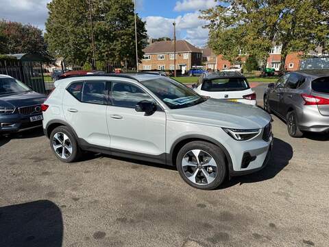 Volvo XC40 2.0 B3 MHEV Plus DCT Auto Euro 6 (s/s) 5dr - U79131
