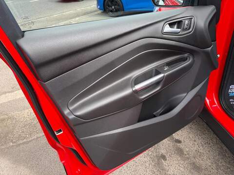 Ford Kuga 1.5T EcoBoost Zetec SUV 5dr Petrol Auto AWD Euro 6 (s/s) (176 ps) - U79138