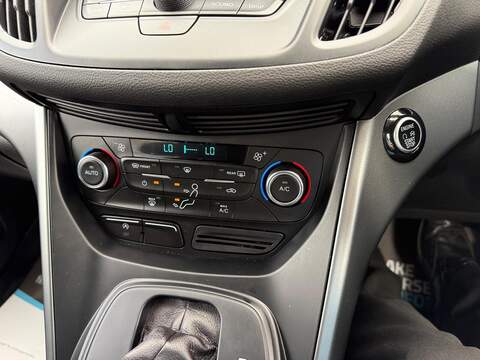 Ford Kuga 1.5T EcoBoost Zetec SUV 5dr Petrol Auto AWD Euro 6 (s/s) (176 ps) - U79138