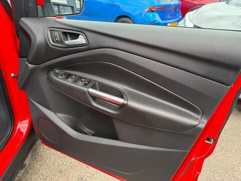 Ford Kuga 1.5T EcoBoost Zetec SUV 5dr Petrol Auto AWD Euro 6 (s/s) (176 ps) - U79138