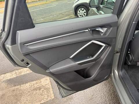 Audi Q3 1.5 TFSI CoD 35 Black Edition S Tronic Euro 6 (s/s) 5dr - U79141