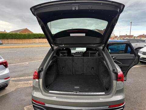 Audi Q3 1.5 TFSI CoD 35 Black Edition S Tronic Euro 6 (s/s) 5dr - U79141