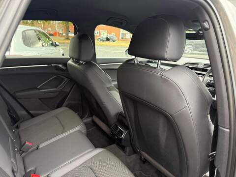 Audi Q3 1.5 TFSI CoD 35 Black Edition S Tronic Euro 6 (s/s) 5dr - U79141