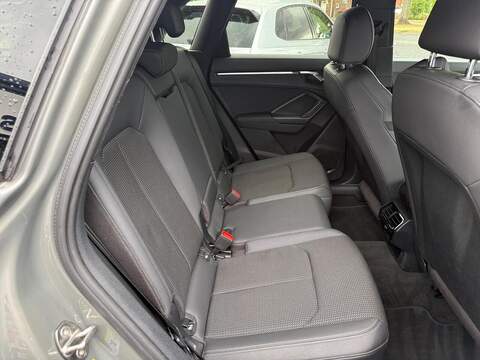 Audi Q3 1.5 TFSI CoD 35 Black Edition S Tronic Euro 6 (s/s) 5dr - U79141