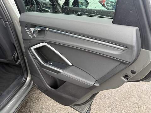 Audi Q3 1.5 TFSI CoD 35 Black Edition S Tronic Euro 6 (s/s) 5dr - U79141