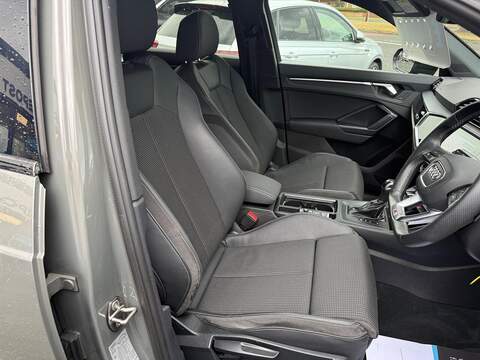 Audi Q3 1.5 TFSI CoD 35 Black Edition S Tronic Euro 6 (s/s) 5dr - U79141