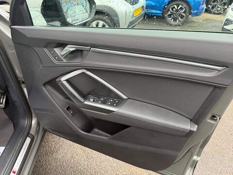 Audi Q3 1.5 TFSI CoD 35 Black Edition S Tronic Euro 6 (s/s) 5dr - U79141