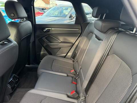 Audi Q3 1.5 TFSI CoD 35 Black Edition S Tronic Euro 6 (s/s) 5dr - U79141
