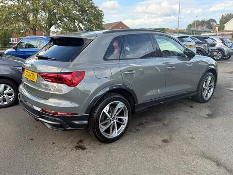 Audi Q3 1.5 TFSI CoD 35 Black Edition S Tronic Euro 6 (s/s) 5dr - U79141