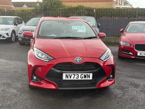 Toyota Yaris 1.5 VVT-h Design E-CVT Euro 6 (s/s) 5dr - U79143