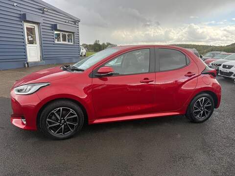 Toyota Yaris 1.5 VVT-h Design E-CVT Euro 6 (s/s) 5dr - U79143